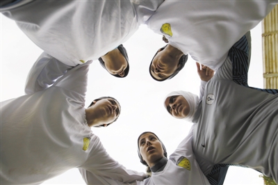 文莱女足队凭借团队合作，击败对手的简单介绍