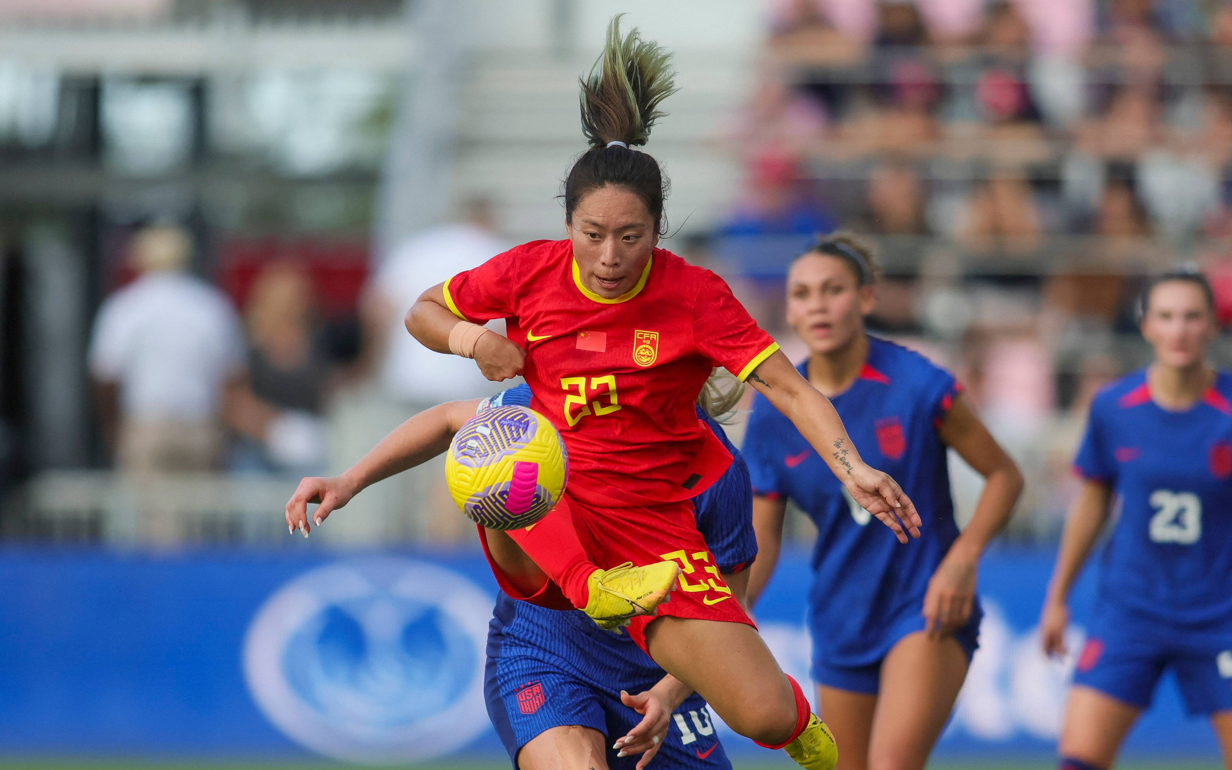 中国女足在比赛中展现出坚韧意志 中国女足在比赛中展现出坚韧意志