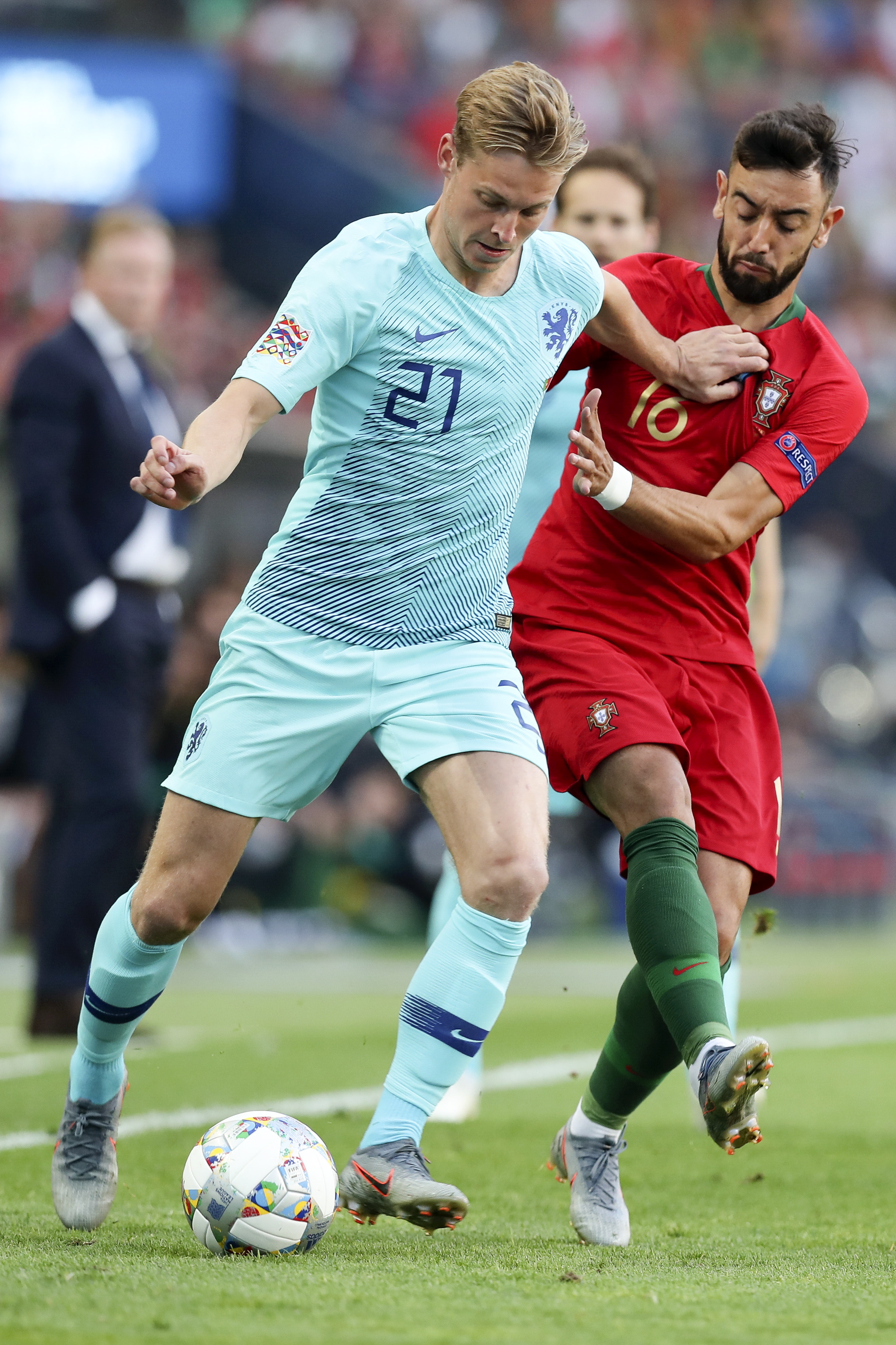 欧洲足球冠军联赛胜负难料,竞技使命恢宏 欧洲足球冠军联赛胜负难料,竞技使命恢宏