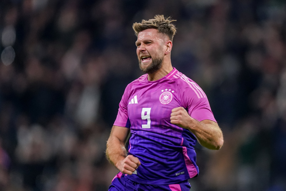 斯图加特球员展现出强大攻击力,轻松取得胜利的简单介绍 斯图加特球员展现出强大攻击力,轻松取得胜利的简单介绍