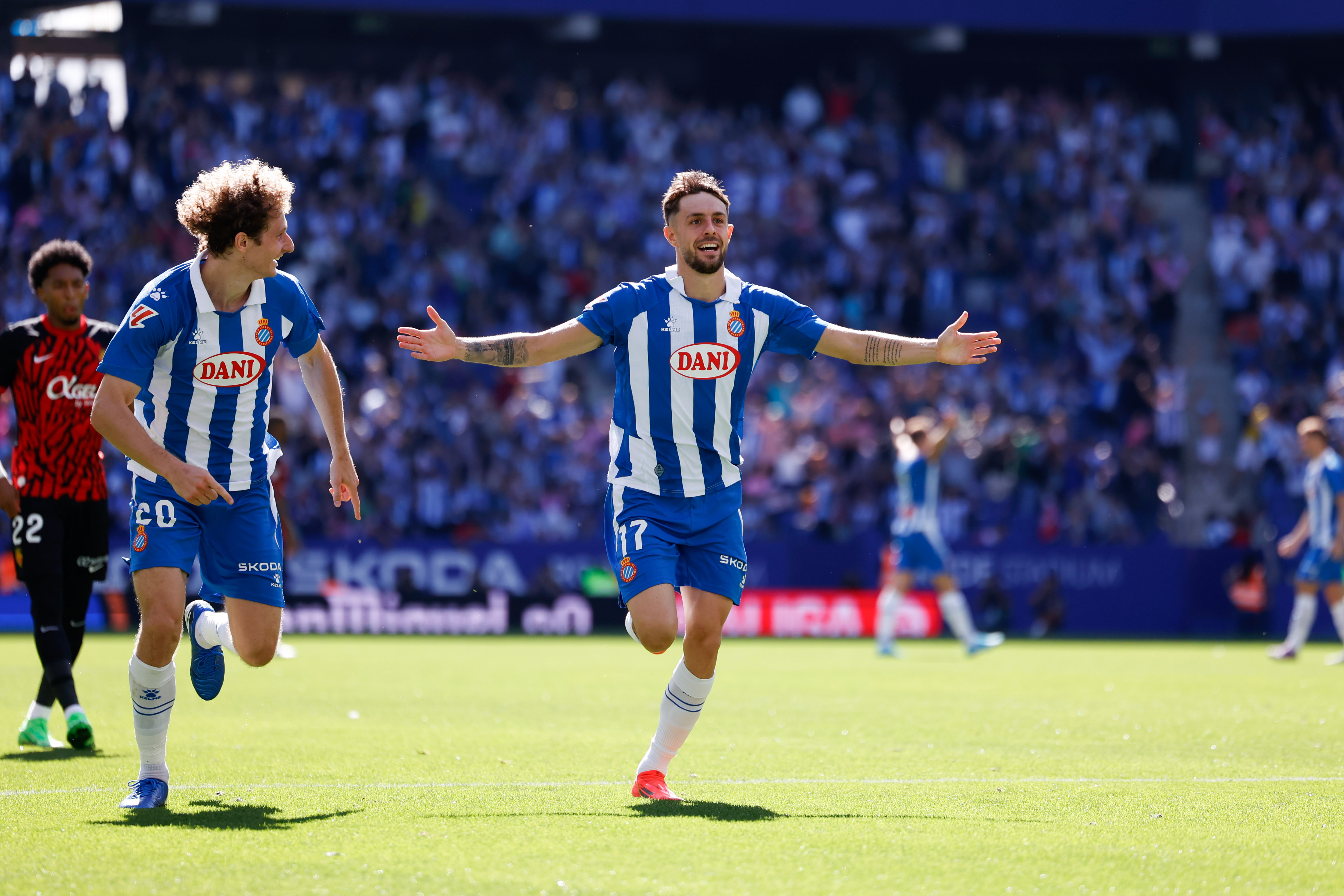 西班牙队在关键比赛中展现实力,轻松取胜的简单介绍 西班牙队在关键比赛中展现实力,轻松取胜的简单介绍