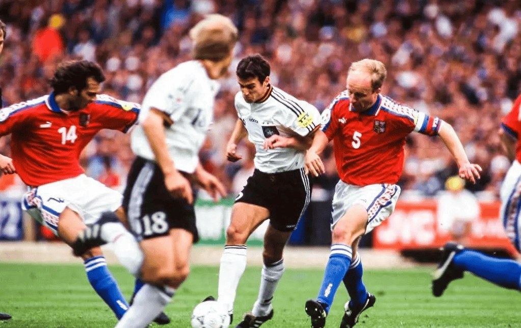 阿尔巴尼亚队战平波兰,意外小组出局 阿尔巴尼亚队战平波兰,意外小组出局