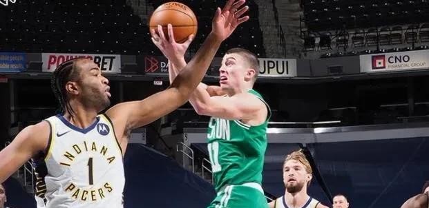 步行者防守犯规频繁,输球原因明显 步行者防守犯规频繁,输球原因明显