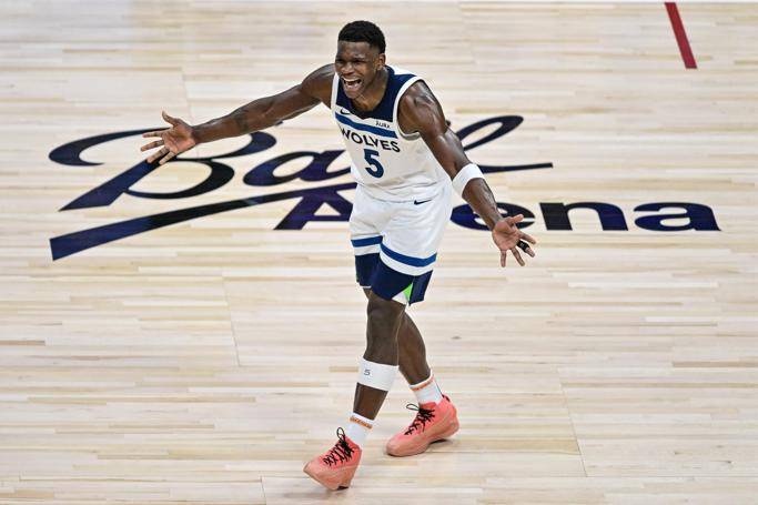 雄鹿队单打独斗,取得多场胜利连胜的记录 雄鹿队单打独斗,取得多场胜利连胜的记录