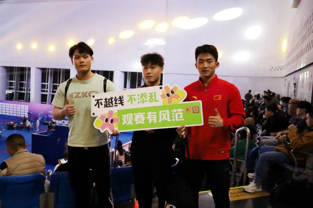 包含比赛风云再现,球员表现获得观众喝彩的词条 包含比赛风云再现,球员表现获得观众喝彩的词条