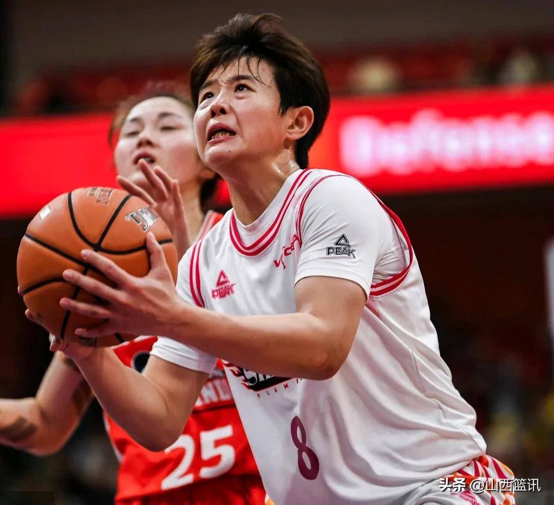 包含比赛风云再现,球员表现获得观众喝彩的词条 包含比赛风云再现,球员表现获得观众喝彩的词条