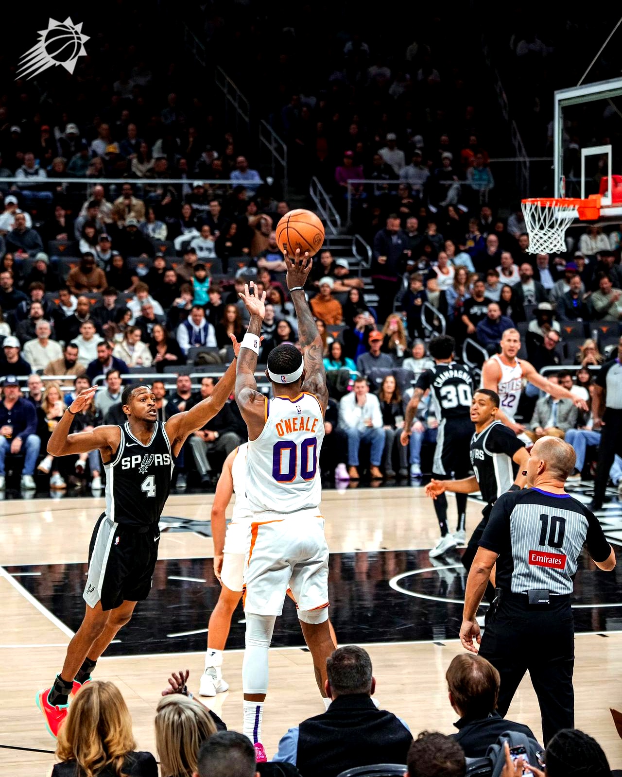 勇士马刺对决,强强对话球场上演绝技的简单介绍 勇士马刺对决,强强对话球场上演绝技的简单介绍