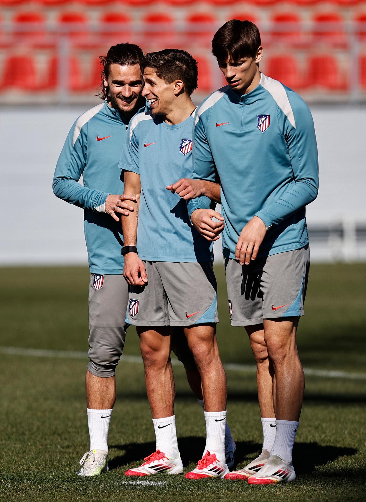 欧预赛开战在即,各国球队备战气氛浓烈 欧预赛开战在即,各国球队备战气氛浓烈