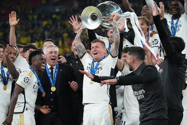 皇马左后卫伤愈复出,球队防线或再度稳固的简单介绍 皇马左后卫伤愈复出,球队防线或再度稳固的简单介绍