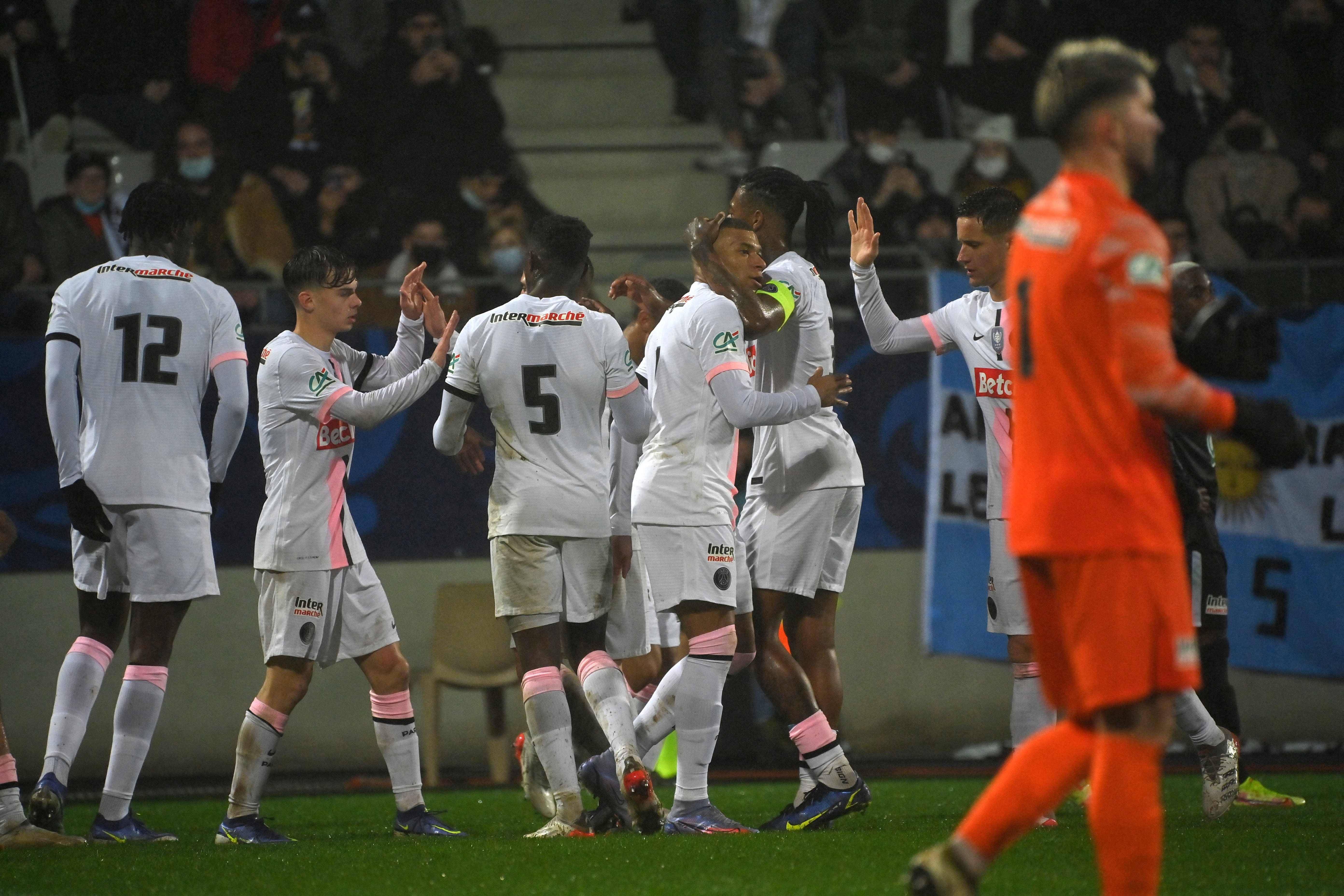 尼斯队球员因伤暂停比赛,恢复期待 尼斯队球员因伤暂停比赛,恢复期待