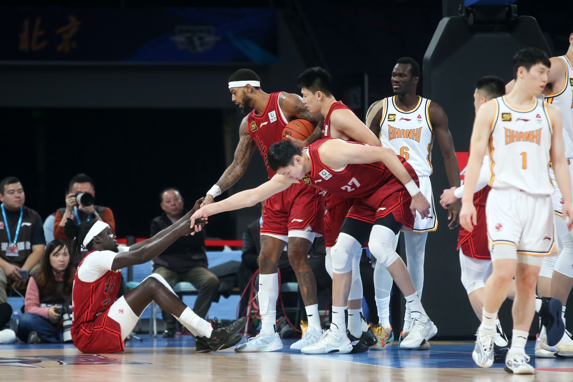 包含遗憾落败后,球队如何调整战术应对下一场比赛的词条 包含遗憾落败后,球队如何调整战术应对下一场比赛的词条