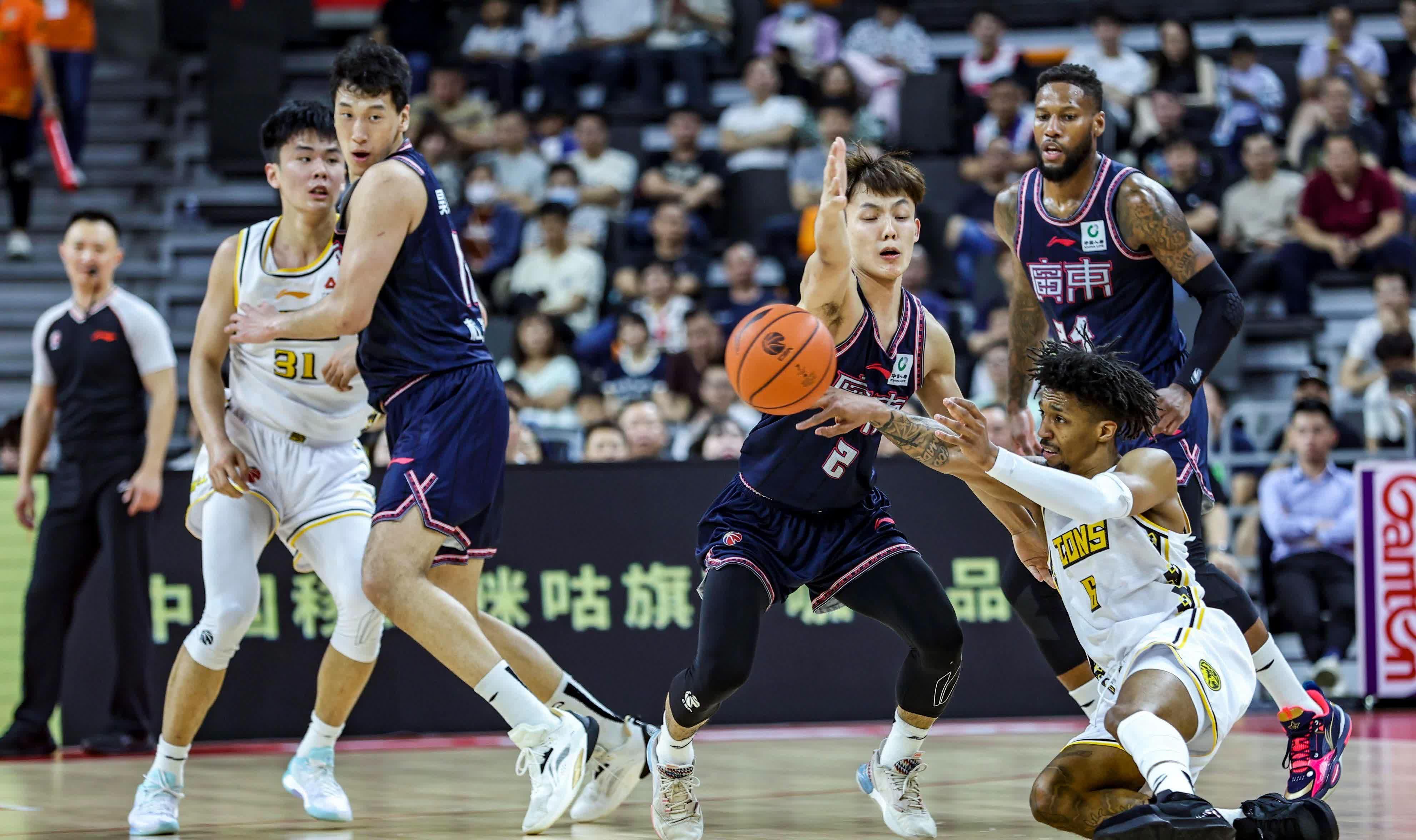 广州队主场胜利，继续保持不败势头的简单介绍