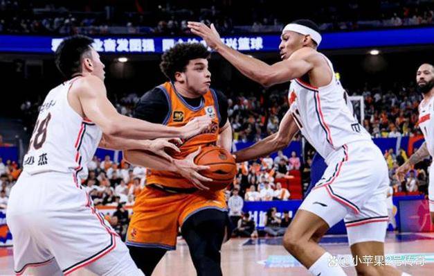 比赛战术调整精准，球队实力倍增