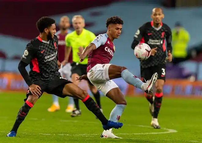 巴黎圣日耳曼俱乐部在比赛中表现抢眼 巴黎圣日耳曼俱乐部在比赛中表现抢眼