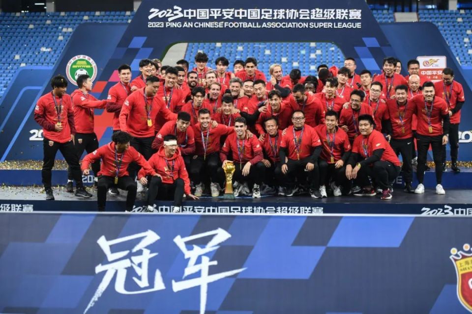 关于中超球员团结无敌,向着冠军大步前进的信息 关于中超球员团结无敌,向着冠军大步前进的信息