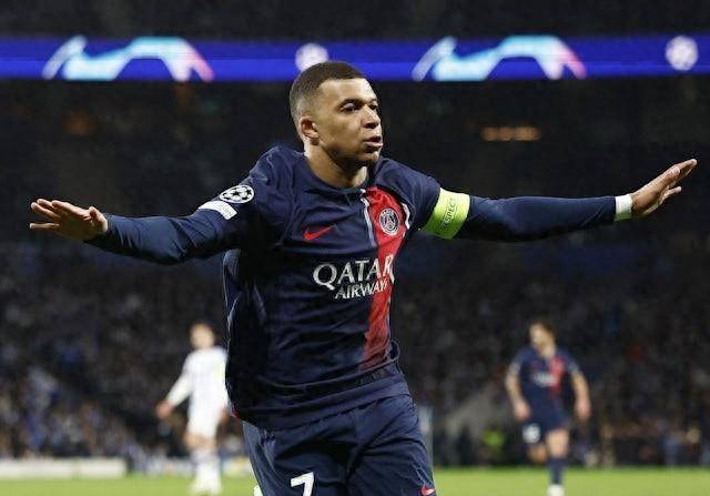 包含圣埃蒂安战胜巴黎圣日耳曼，挺进法国杯半决赛的词条