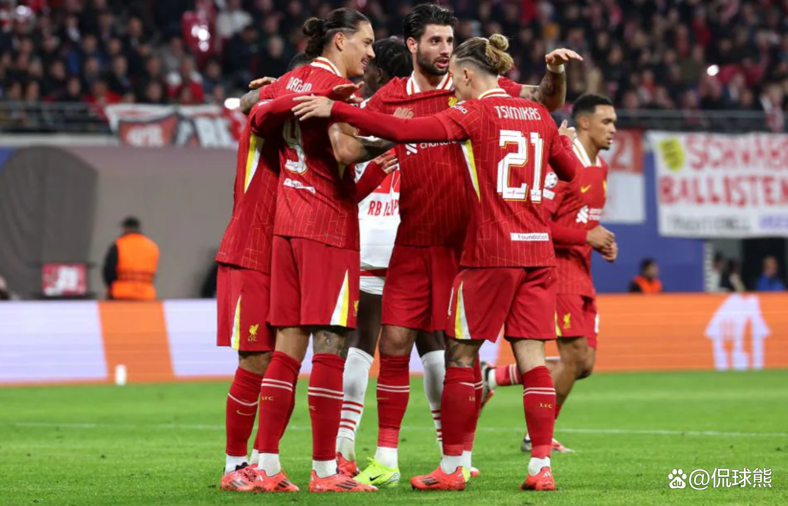 利物浦大胜升班马,继续保持领先优势 利物浦大胜升班马,继续保持领先优势