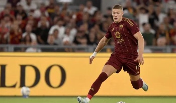 利物浦大胜升班马,继续保持领先优势 利物浦大胜升班马,继续保持领先优势