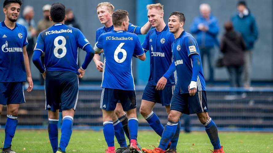 关于澳大利亚球队迎战瑞典球队，双方势均力敌的信息