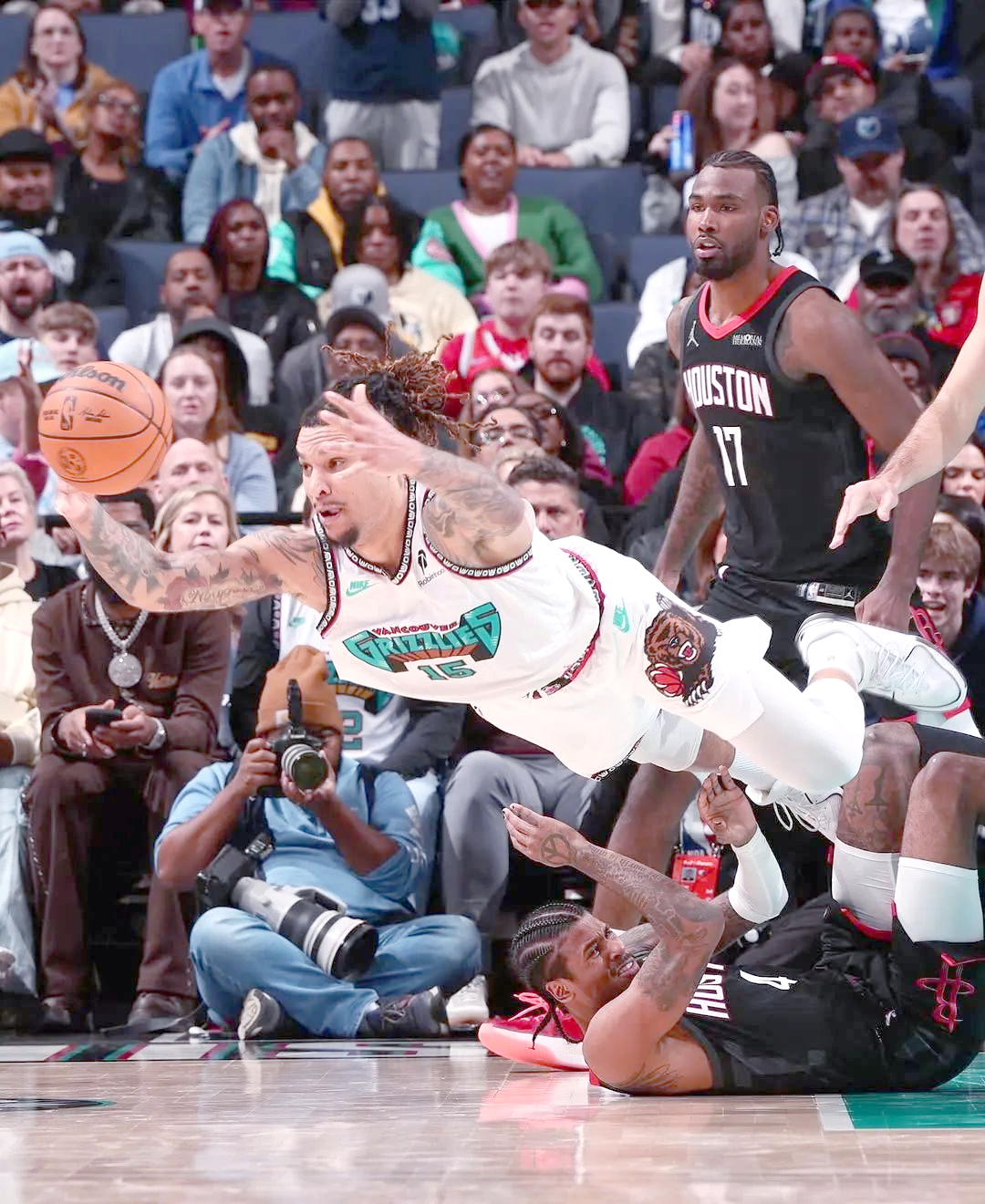 球员遭遇伤病困扰,危及未来发展的简单介绍 球员遭遇伤病困扰,危及未来发展的简单介绍