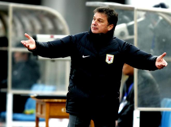 黑山队备战教练赛,期待取胜 黑山队备战教练赛,期待取胜