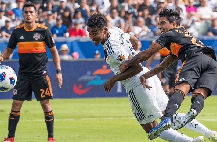 包含布鲁斯顿主场胜利,实现保级目标的词条 包含布鲁斯顿主场胜利,实现保级目标的词条