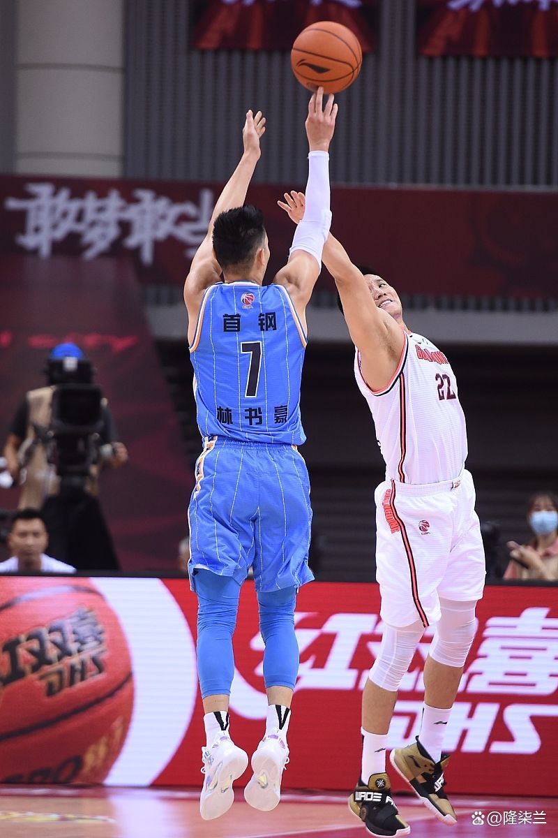 林书豪加盟马刺队,备战季后赛 林书豪加盟马刺队,备战季后赛