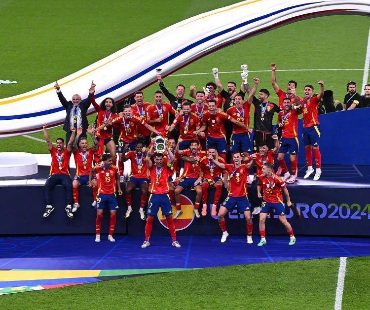 西班牙选手勇夺冠军展现实力 西班牙选手勇夺冠军展现实力