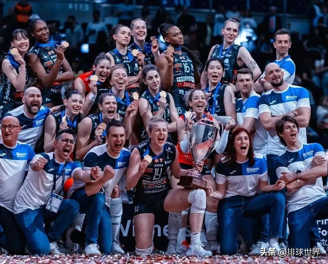 男子排球半决赛,俄罗斯队取胜 男子排球半决赛,俄罗斯队取胜