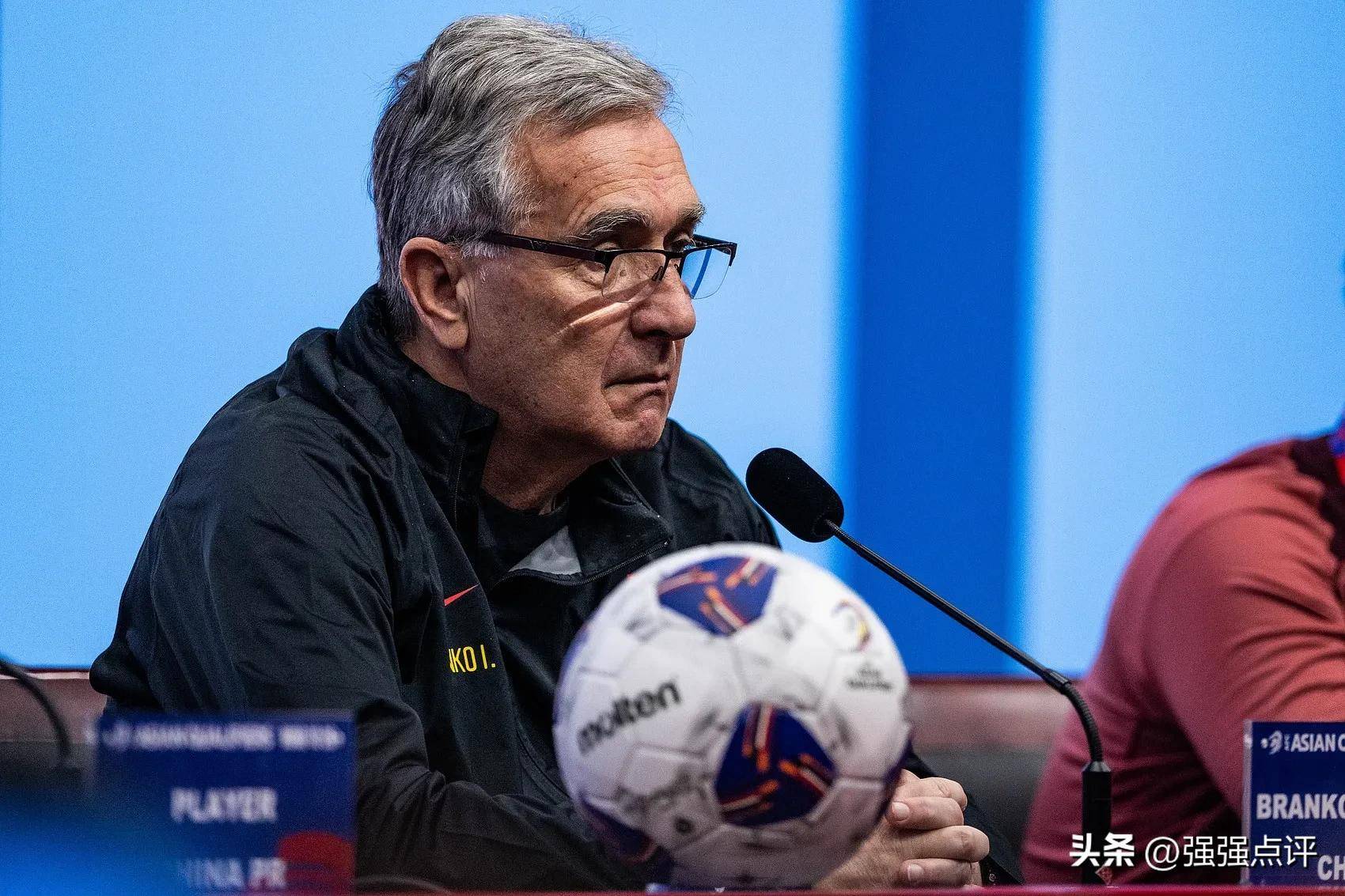 德国球队近况不佳,主帅面临下课风险 德国球队近况不佳,主帅面临下课风险