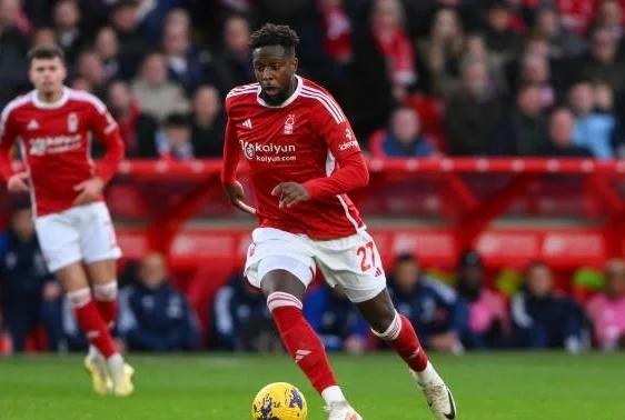 关于一场消耗战中球队以微弱优势成功获胜的信息 关于一场消耗战中球队以微弱优势成功获胜的信息