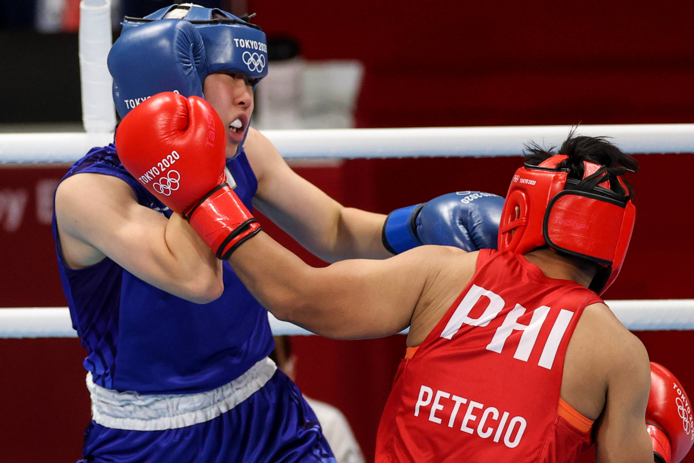 埃及拳击选手凭借精湛技艺，夺得金牌