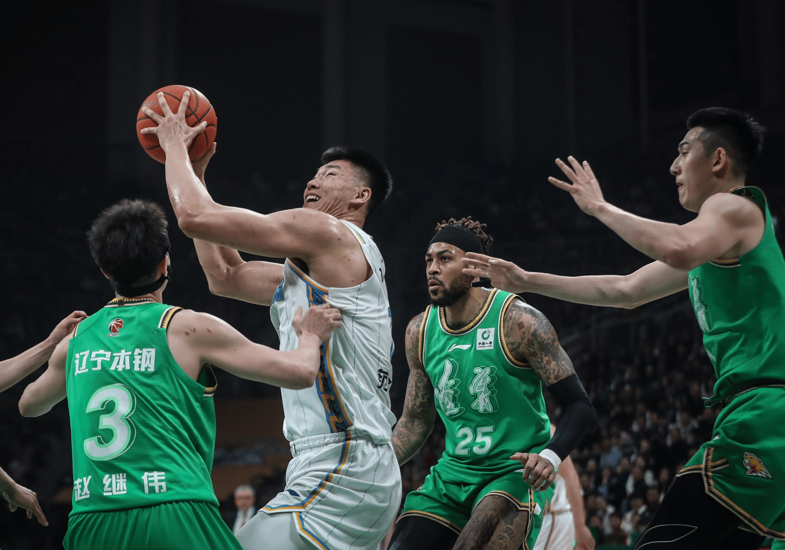 大连男篮大胜对手,晋级季后赛 大连男篮大胜对手,晋级季后赛