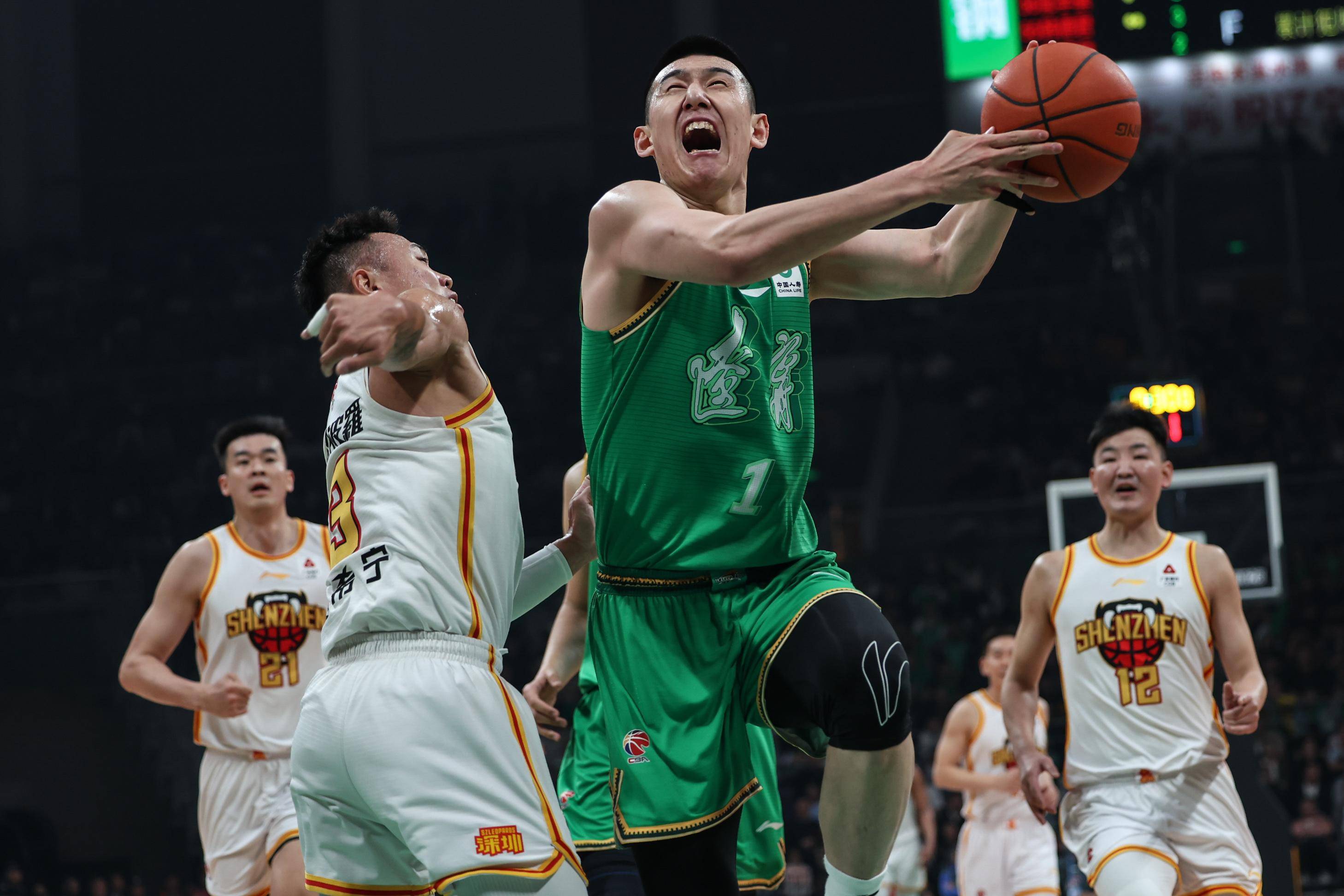 大连男篮大胜对手,晋级季后赛 大连男篮大胜对手,晋级季后赛