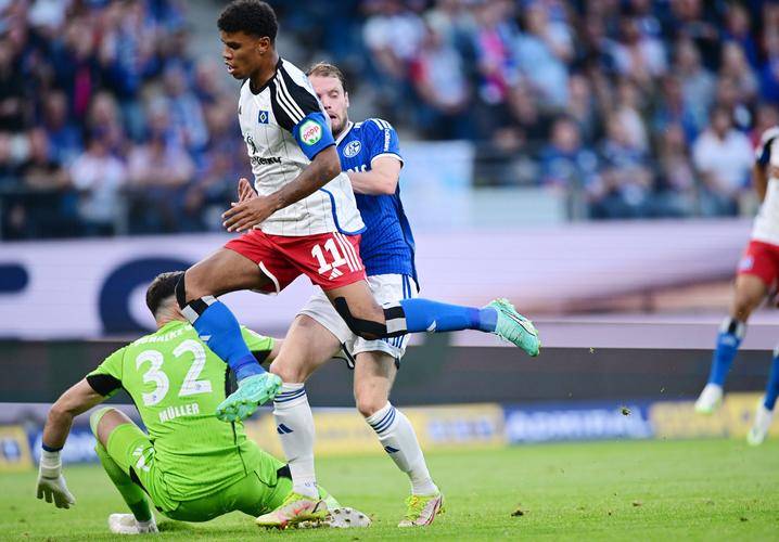 关于沙尔克球员状态飙升，球队朝着胜利前进的信息