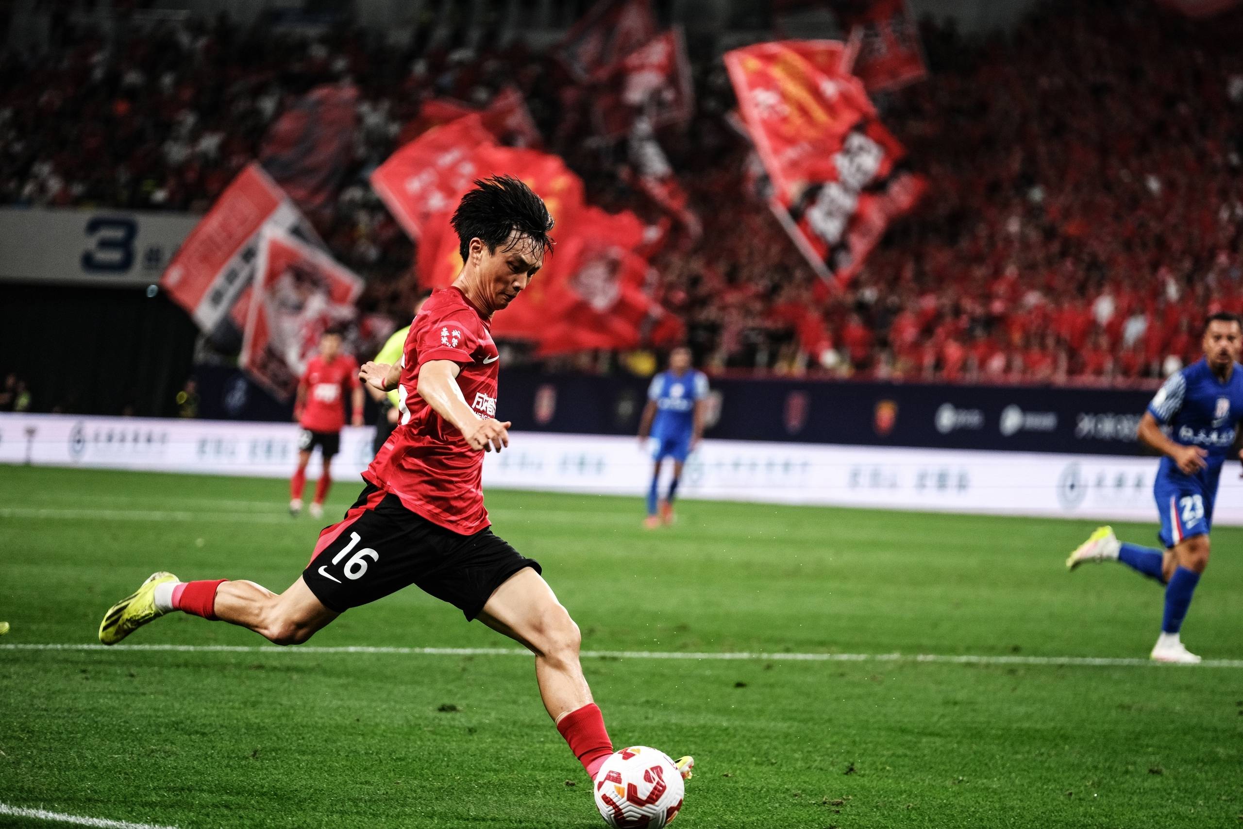 广东队归化球员表现亮眼,助力球队晋级 广东队归化球员表现亮眼,助力球队晋级