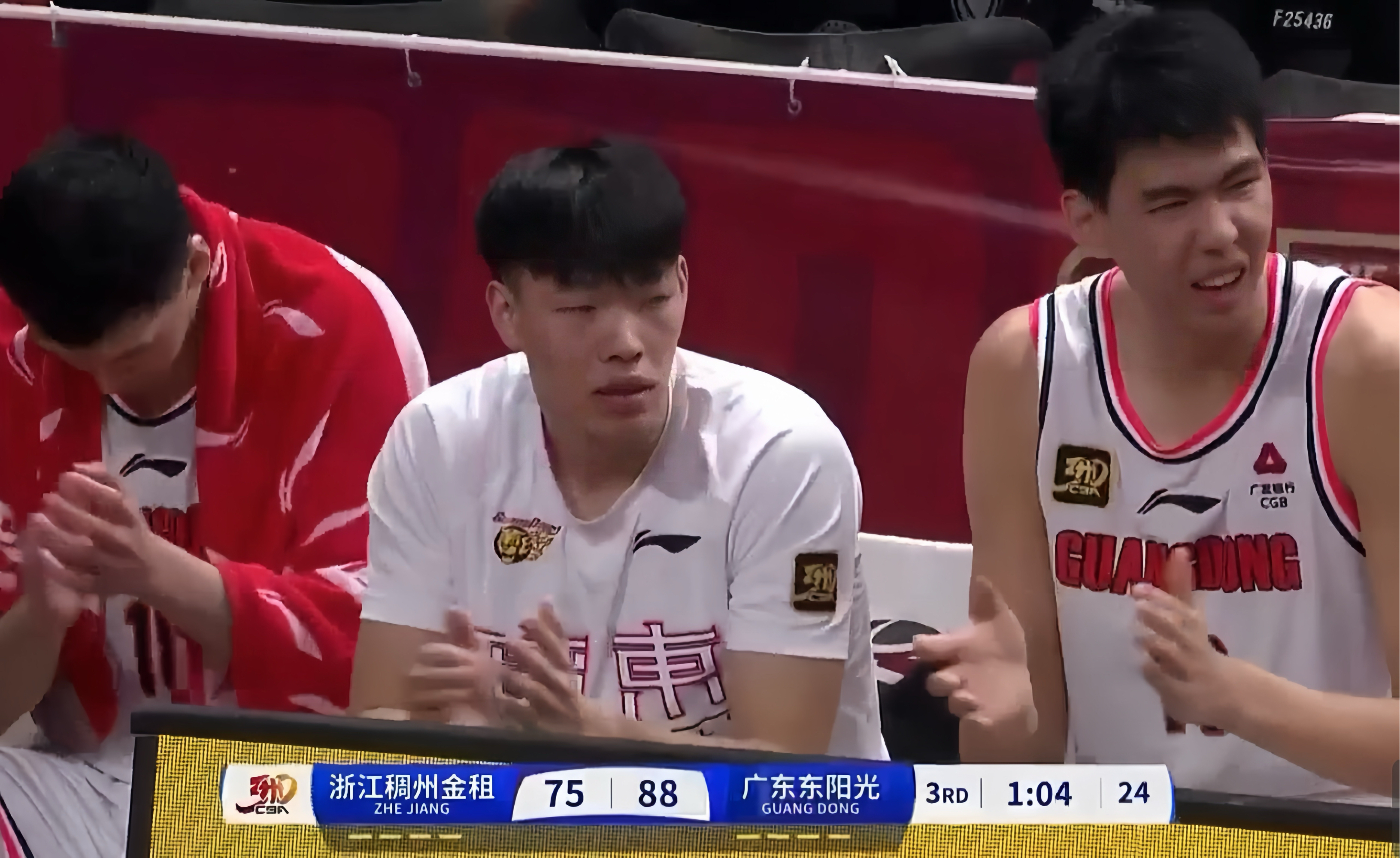 江苏男篮大胜广东,结束连败势头 江苏男篮大胜广东,结束连败势头