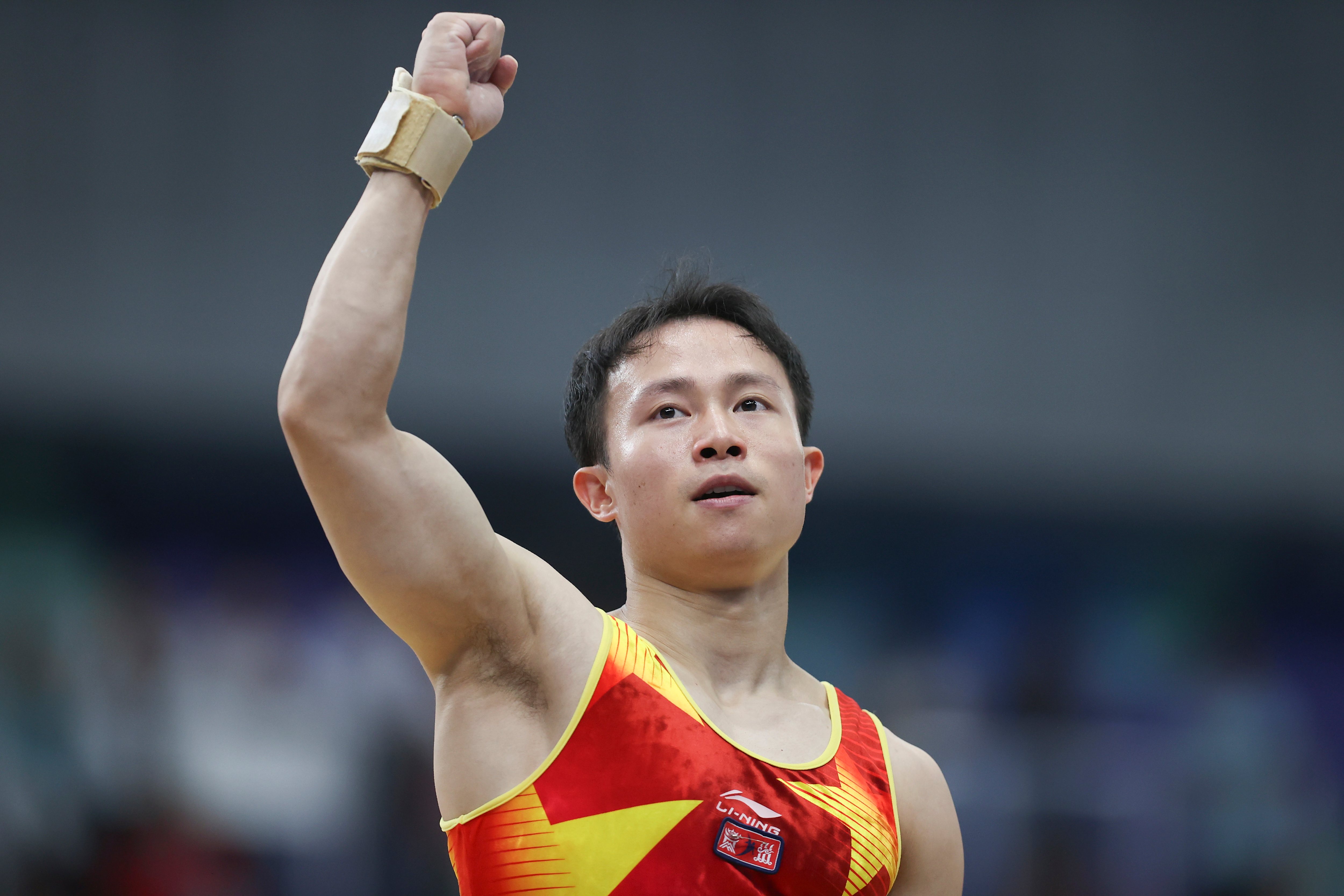 包含男子体操决赛上演“飞天神技”,观众惊叹不已的词条 包含男子体操决赛上演“飞天神技”,观众惊叹不已的词条