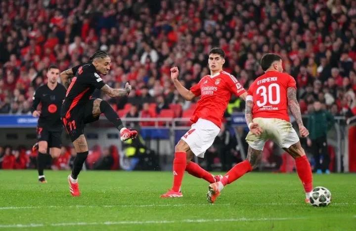 关于巴塞罗那再胜,提前锁定小组头名的信息 关于巴塞罗那再胜,提前锁定小组头名的信息