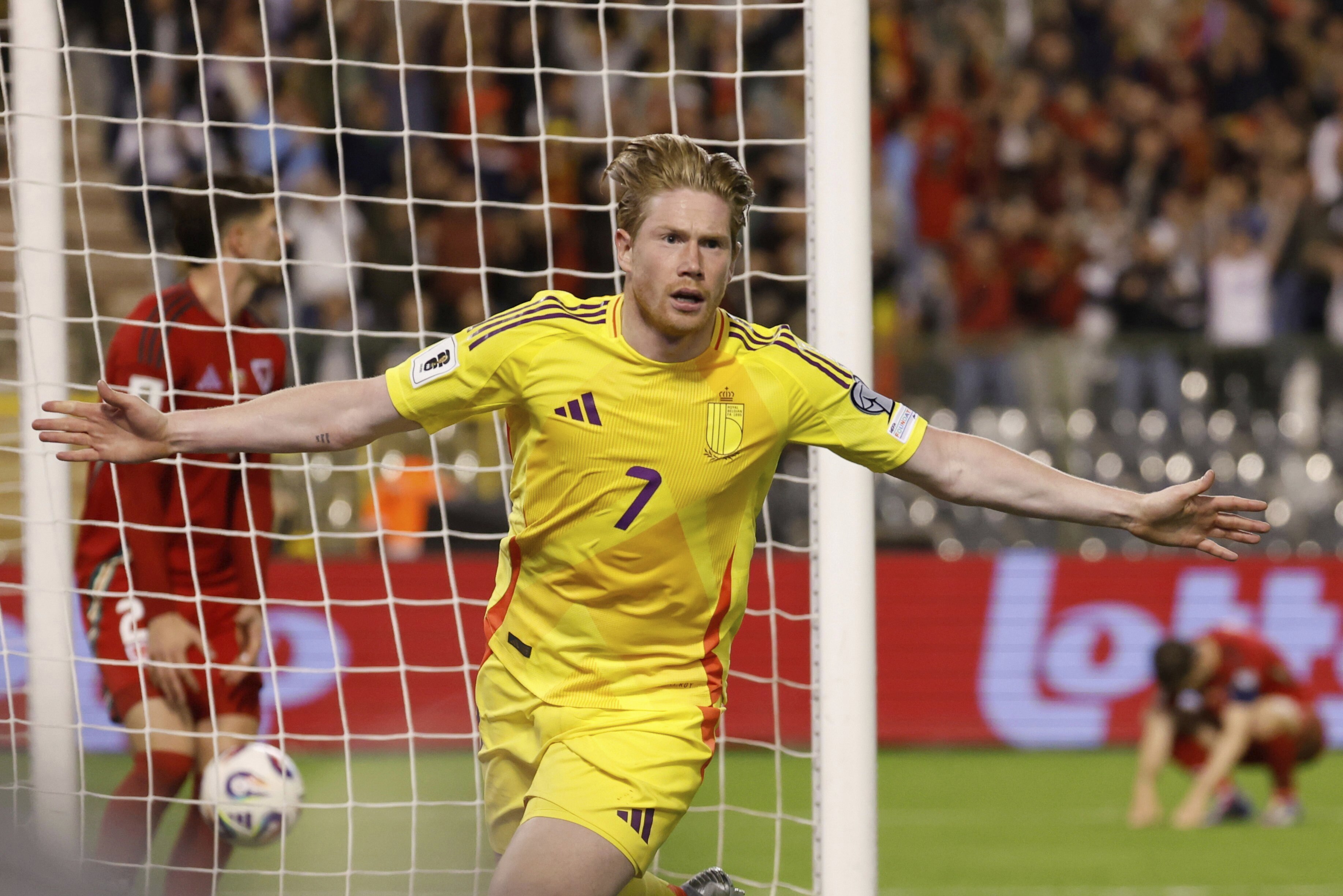 威尔士队在欧预赛中力挫对手,赢得掌声! 威尔士队在欧预赛中力挫对手,赢得掌声!