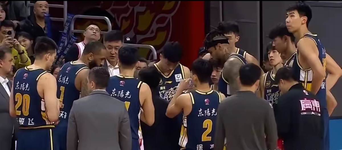 意外惊喜,实力不强的球队在比赛中逆袭反败为胜 意外惊喜,实力不强的球队在比赛中逆袭反败为胜