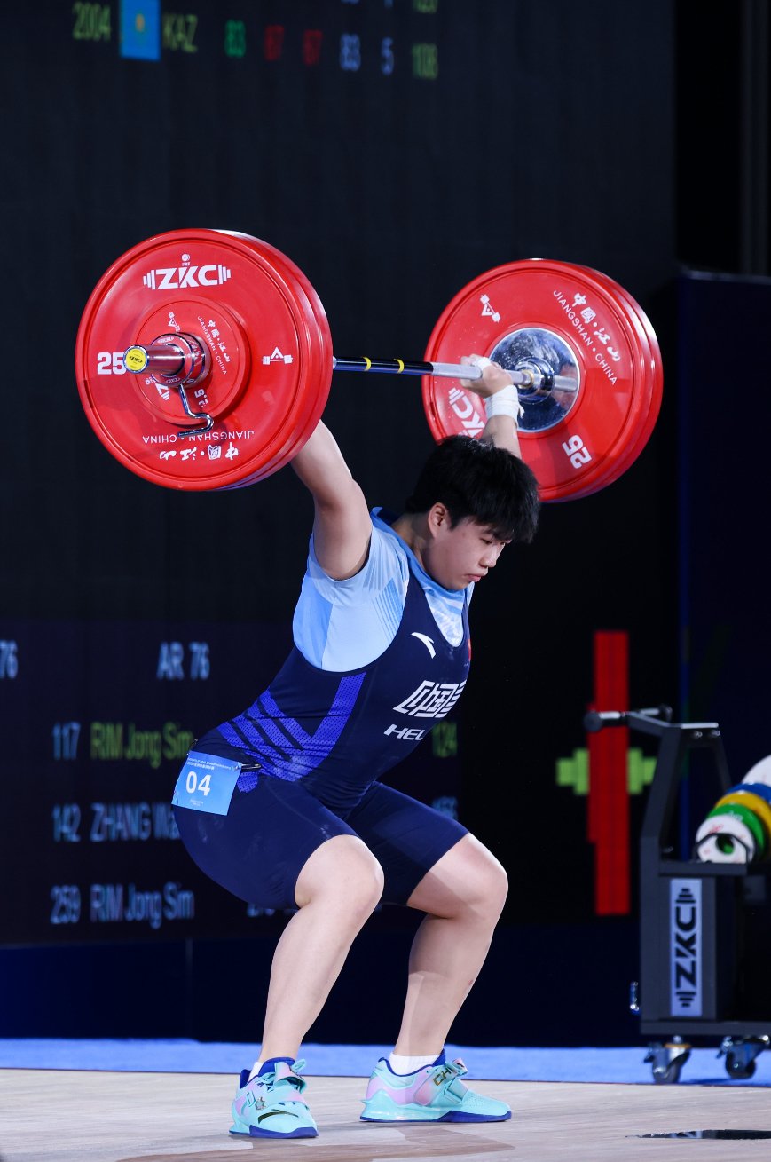 关于举重运动员力拔山兮刷新个人纪录的信息 关于举重运动员力拔山兮刷新个人纪录的信息