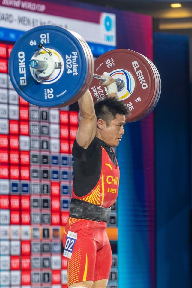 关于举重运动员力拔山兮刷新个人纪录的信息 关于举重运动员力拔山兮刷新个人纪录的信息