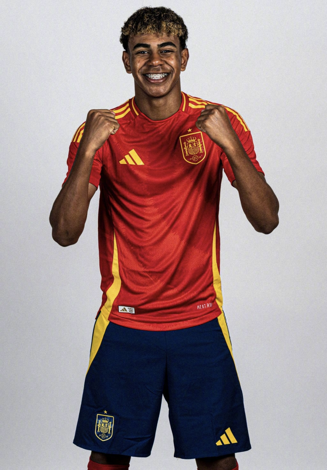 包含精彩不断,欧洲杯预选赛势不可挡的词条 包含精彩不断,欧洲杯预选赛势不可挡的词条