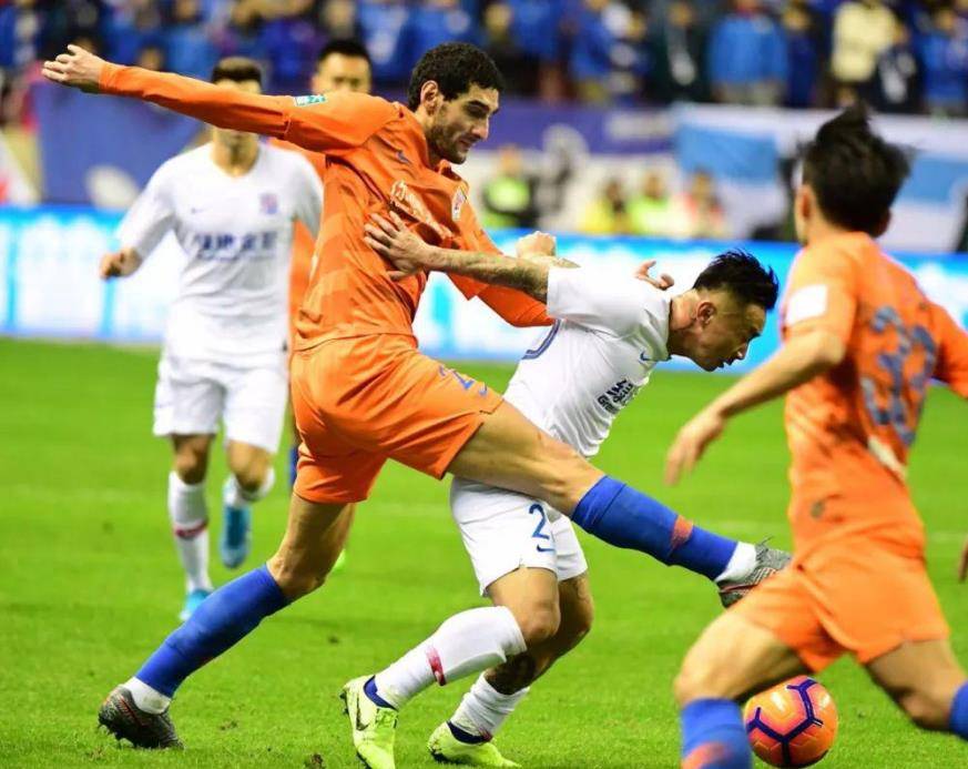 鲁能球员分享犹豫球场瞬间 鲁能球员分享犹豫球场瞬间