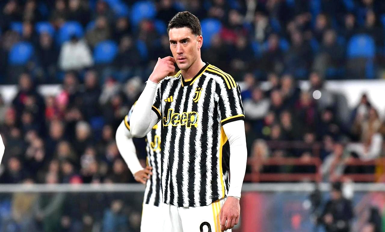 尤文图斯陷入不败之地,小组赛形势不容乐观 尤文图斯陷入不败之地,小组赛形势不容乐观