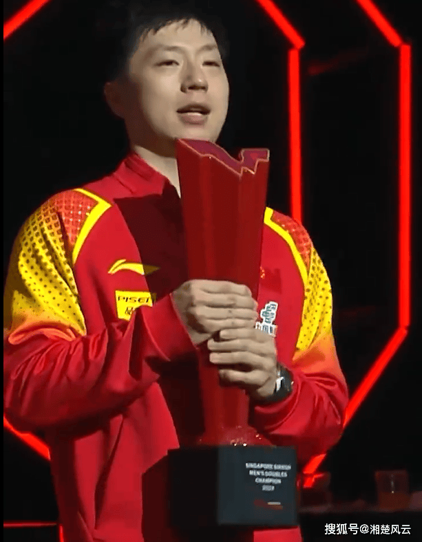 包含瑞典选手生龙活虎,不畏艰难夺得亚军领奖的词条 包含瑞典选手生龙活虎,不畏艰难夺得亚军领奖的词条