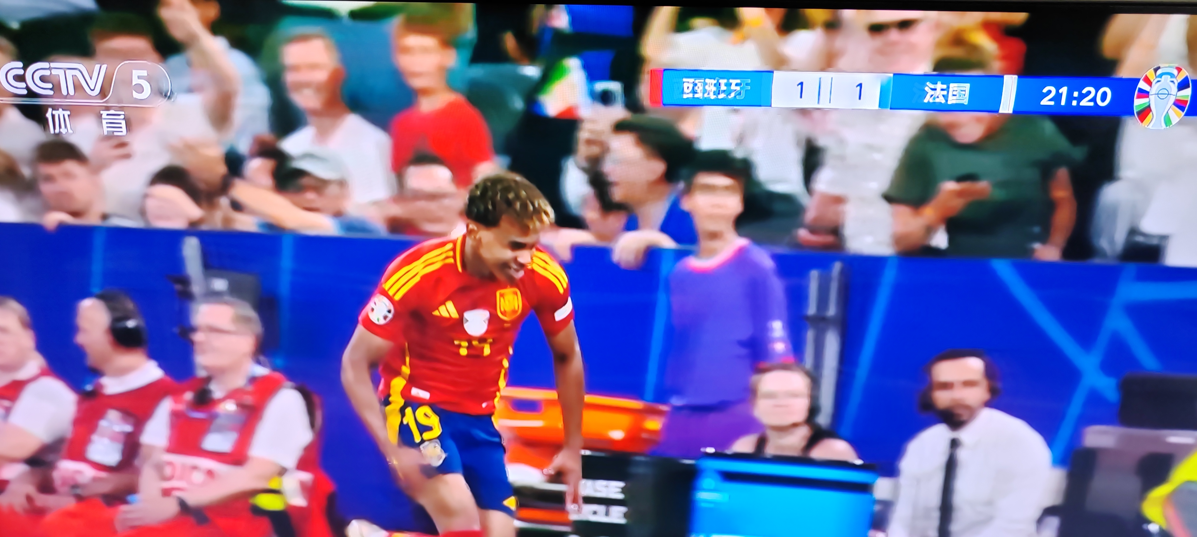 西班牙队准备迎战欧洲杯预选赛，士气高涨的简单介绍