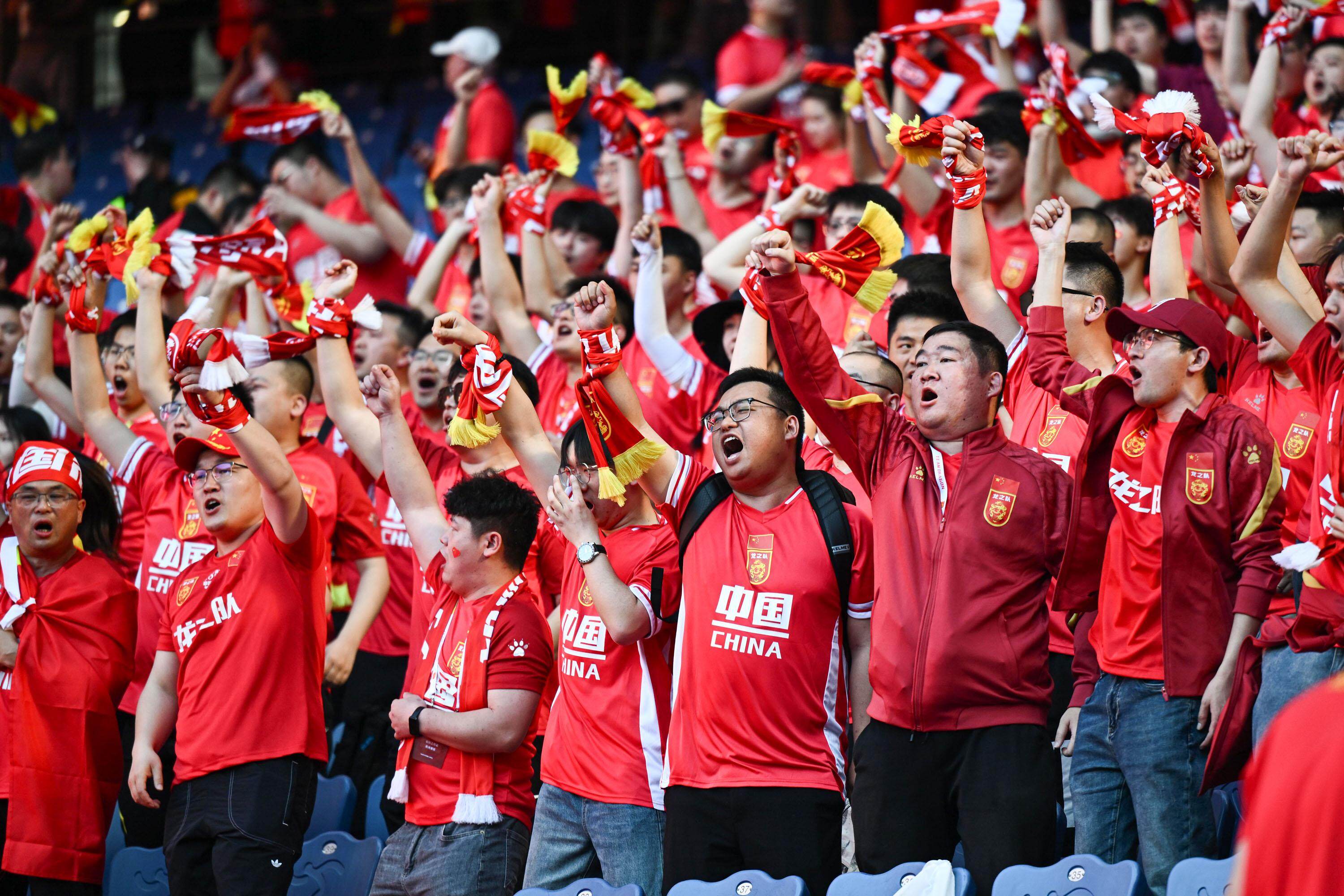 传奇诞生！中国足球队征服国际舞台