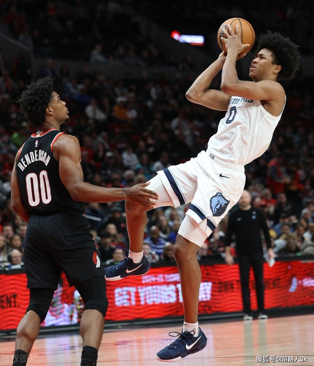 美国NBA联赛激战连连,球员表现亮眼的简单介绍 美国NBA联赛激战连连,球员表现亮眼的简单介绍